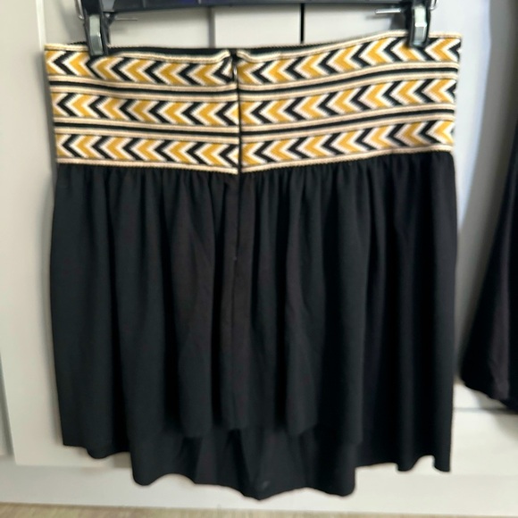 Y2K Embroidered Flouncy strapless top - Picture 3 of 4